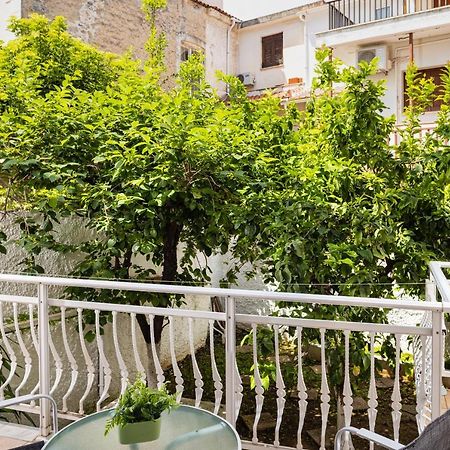 Niovi Luxury Apartment Samos Town Esterno foto